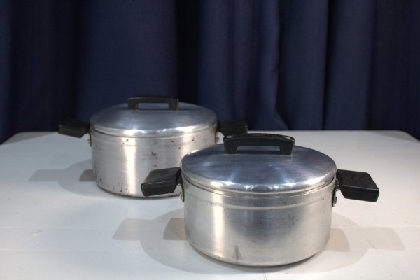 Aluminium Cooking Pots with Lids (Set of 2)